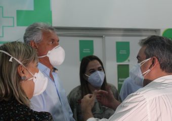 Regionalização da saúde é “compromisso de vida”, diz Caiado durante visita a hospital e vistoria a obras de policlínica, em Formosa