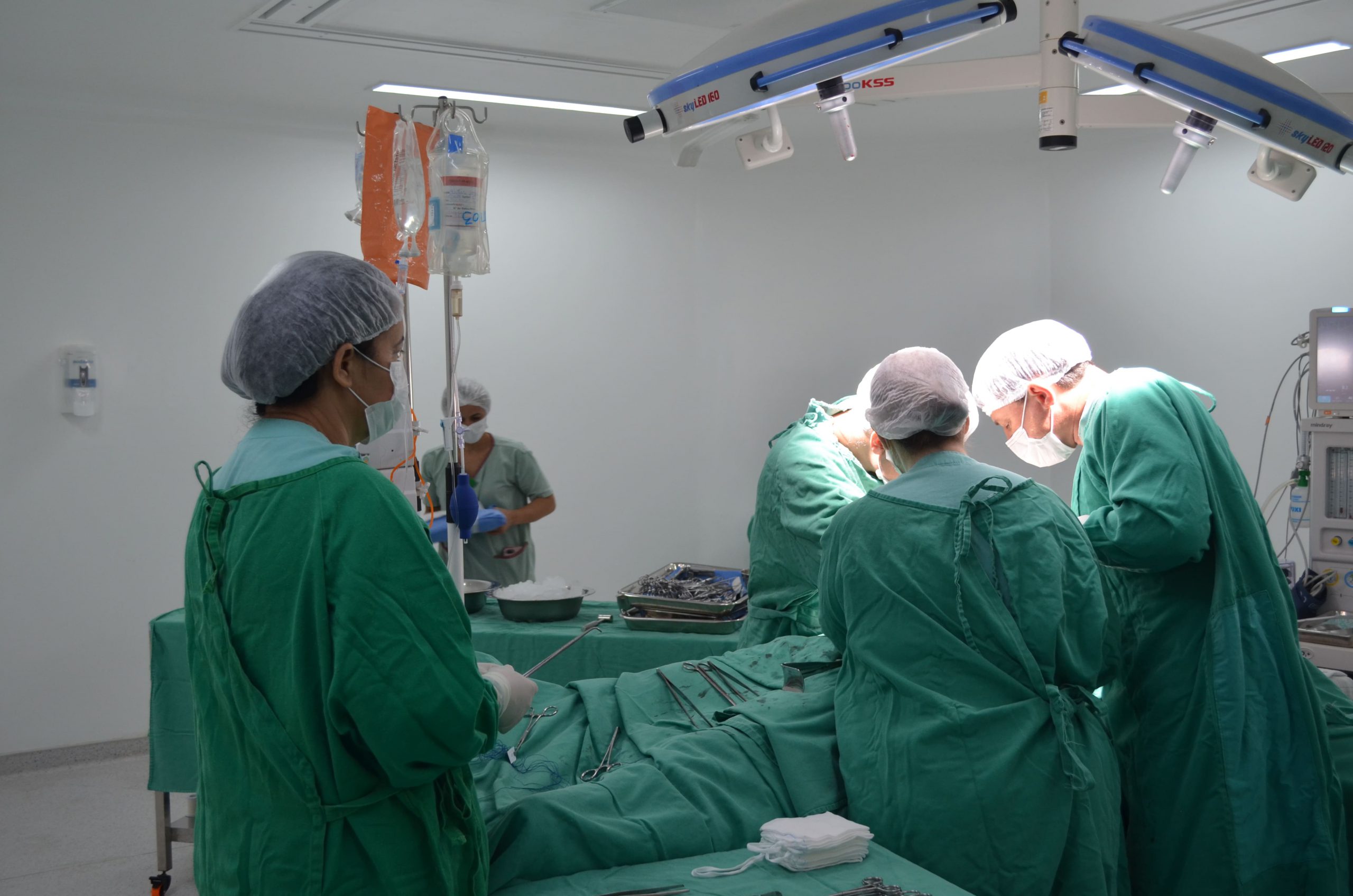 IMED: Foto do procedimento de captação de órgãos realizado no HCN