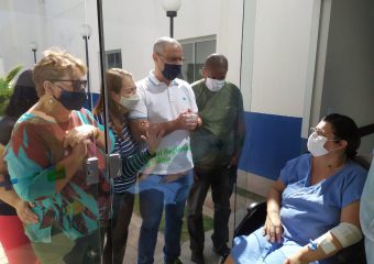 Hospital Regional de Luziânia permite visitas seguras a pacientes com o projeto “Amor além do vidro”