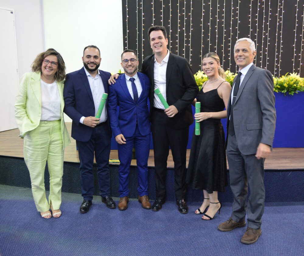 O Hospital Estadual do Centro-Norte Goiano - HCN forma sua primeira turma de residentes em Clínica Médica e destaca a importância do polo de ensino e saúde no interior de Goiás. Unidade gerida pelo Instituto de Medicina, Estudos e Desenvolvimento - IMED