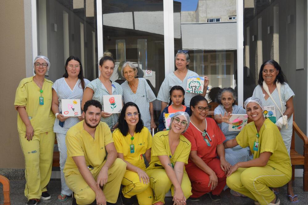 Em homenagem ao Dia da Mulher, o Hospital Estadual de Trindade (Hetrin) realizou uma ação organizada pelo projeto Cuidar e Mover, unidade gerida pelo Instituto de Medicina, Estudos e Desenvolvimento - IMED