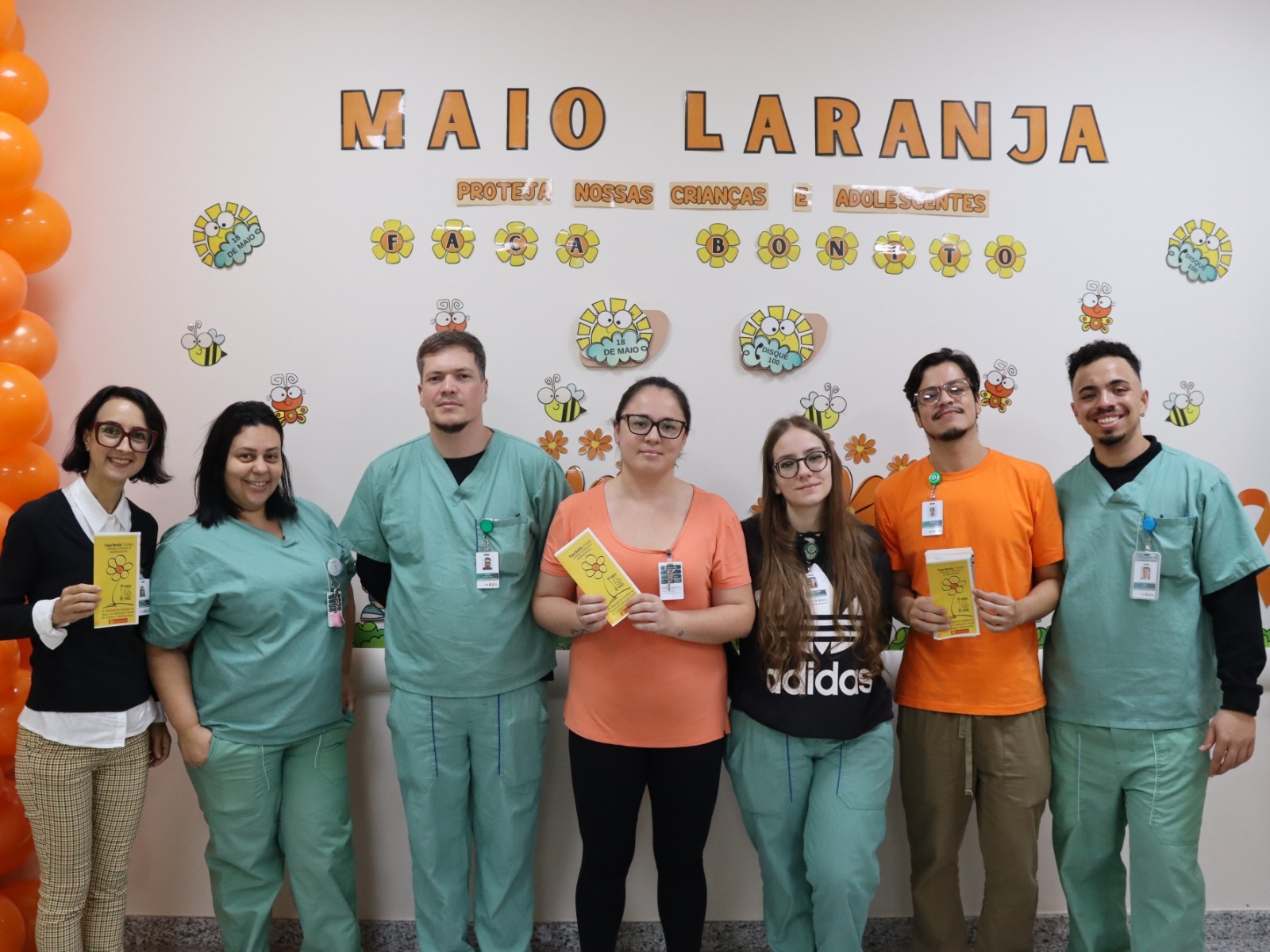 A campanha Maio Laranja do Hospital Municipal da Brasilândia (HMB) busca conscientizar sobre o abuso infantil, oferecendo orientações e materiais informativos para proteger crianças e adolescentes
