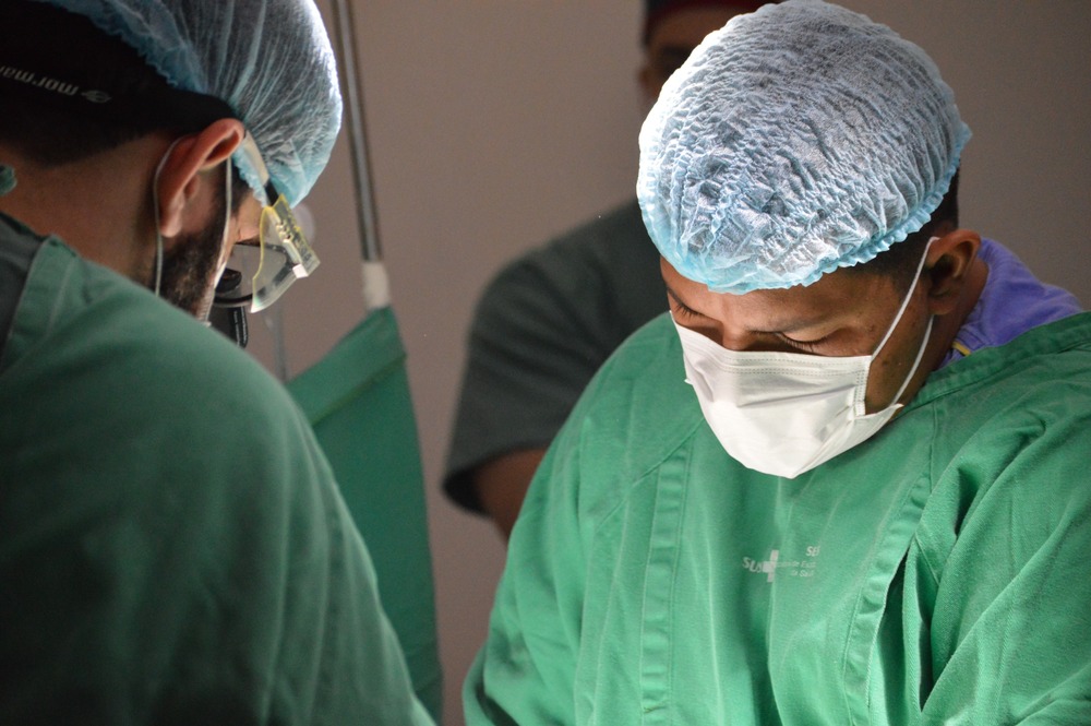 O Hospital Estadual de Formosa (HEF) realiza captação de múltiplos órgãos, incluindo fígado, córneas e rins, destacando a importância da doação e o trabalho da equipe multiprofissional.