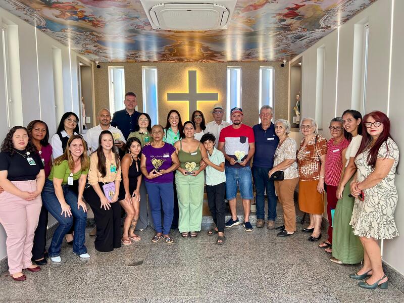 Evento do Hospital Estadual de Trindade homenageia familiares de doadores de órgãos, destacando a importância da doação e o apoio emocional oferecido às famílias.