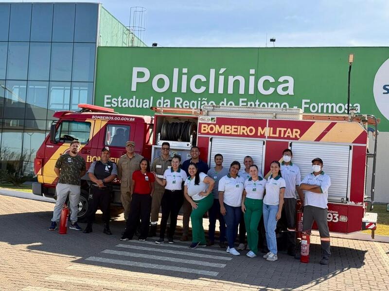 A Policlínica Estadual do Entorno - Formosa, em Goiás, fortalece a segurança com treinamento da brigada de incêndio, em parceria com o Corpo de Bombeiros.