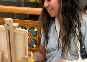 No mês da mulher, Hetrin leva arte, acolhimento e leveza às pacientes internadas