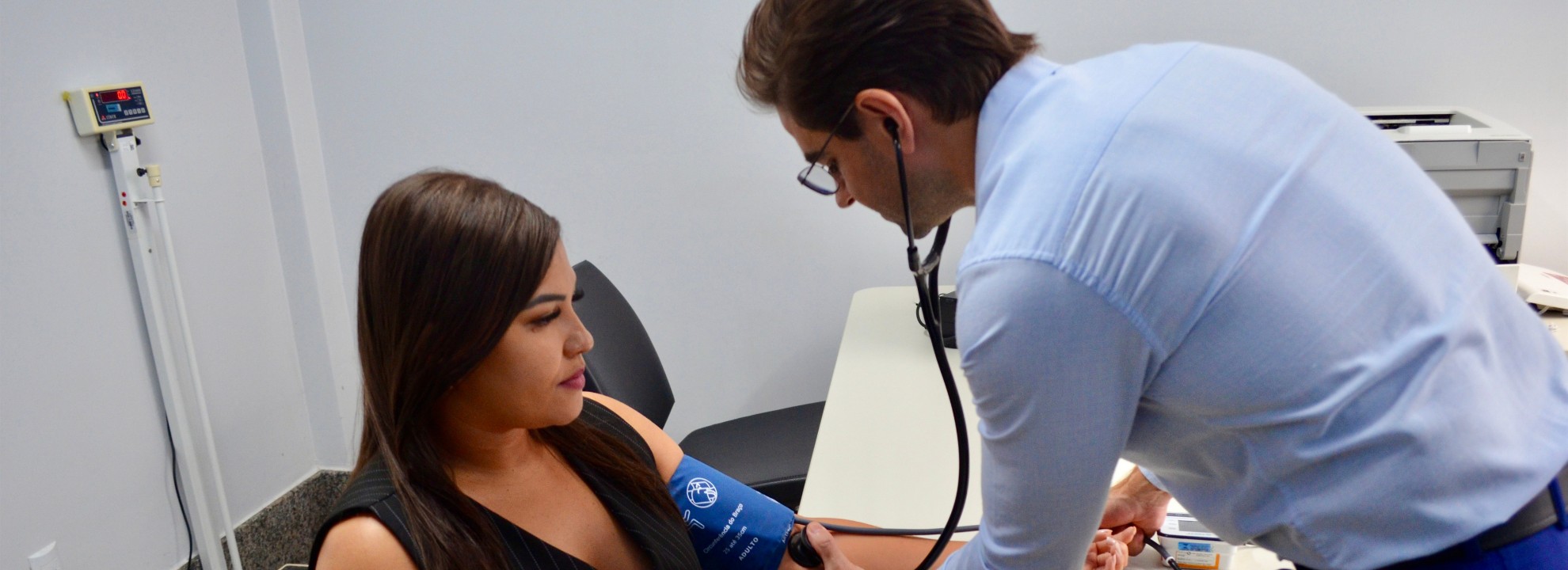 Hospital Estadual do Centro-Norte Goiano - HCN divulga a atualização sobre hipertensão arterial: 120/80 é agora pré-hipertensão, alertando para a necessidade de cuidados médicos.
