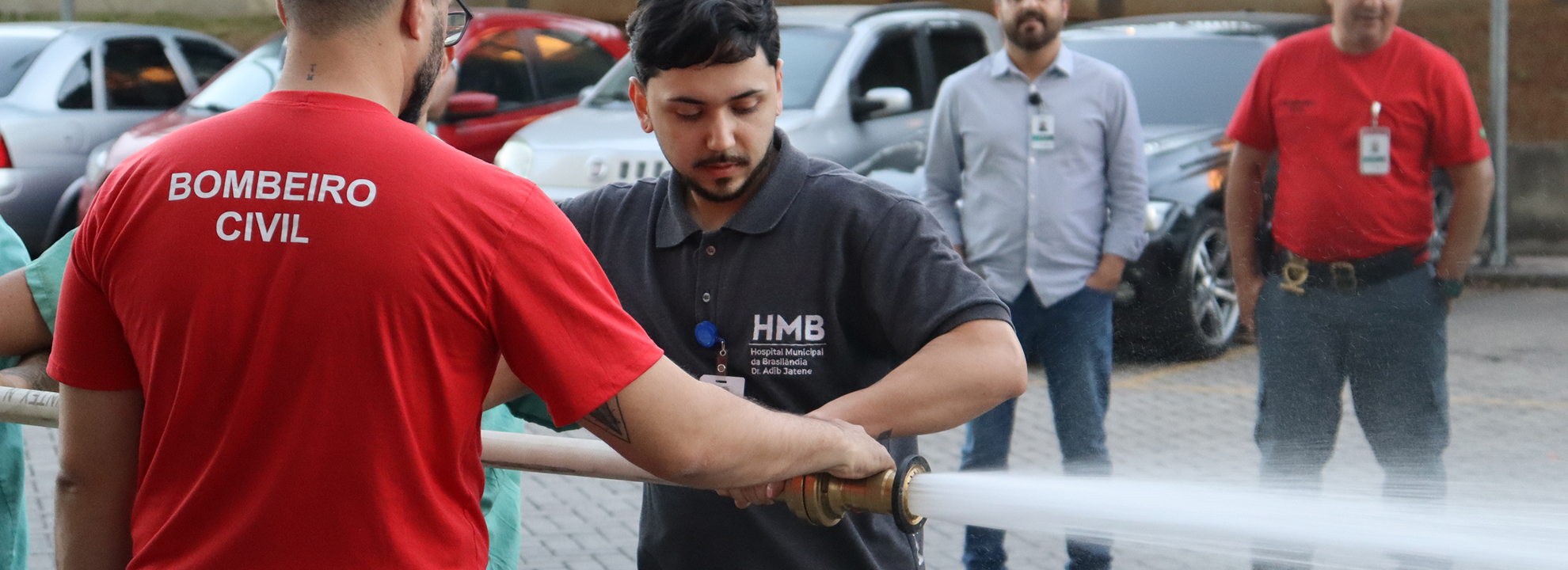O Hospital Municipal da Brasilândia – Adib Jatene (HMB) realizou o Treinamento de Brigada de Incêndio 2026, capacitando 120 colaboradores para garantir a segurança em situações de emergência. Conheça a importância dessa formação.