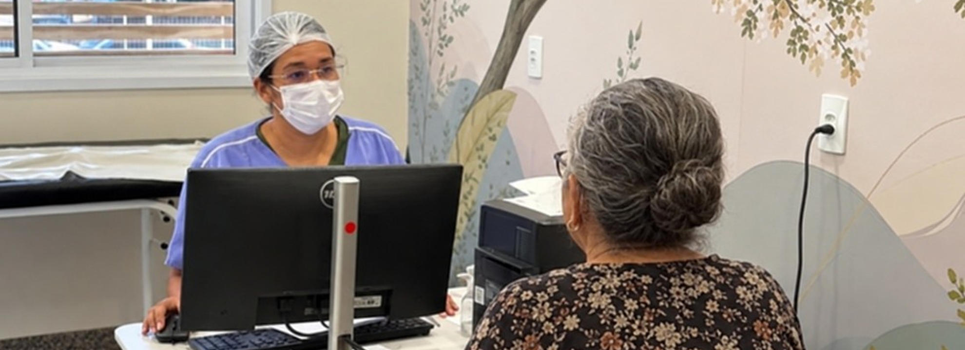O Hospital Estadual de Formosa (HEF) orienta que a prevenção de quedas em idosos é crucial para manter a segurança e a autonomia, sendo essencial identificar riscos no ambiente e monitorar a saúde do idoso.